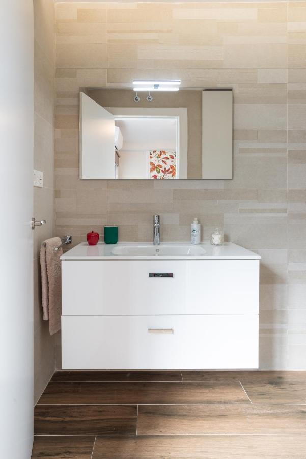 Bhost - Suite La Merced Málaga Esterno foto